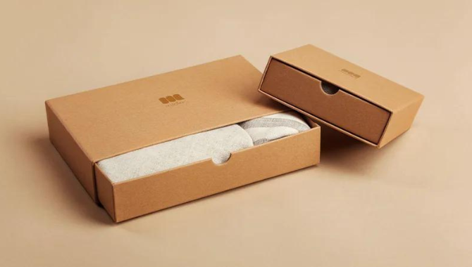 T-shirt Packaging Box